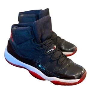 Authentic Nike Air Jordan 11 Retro (GS) Breds 7Y Round Two